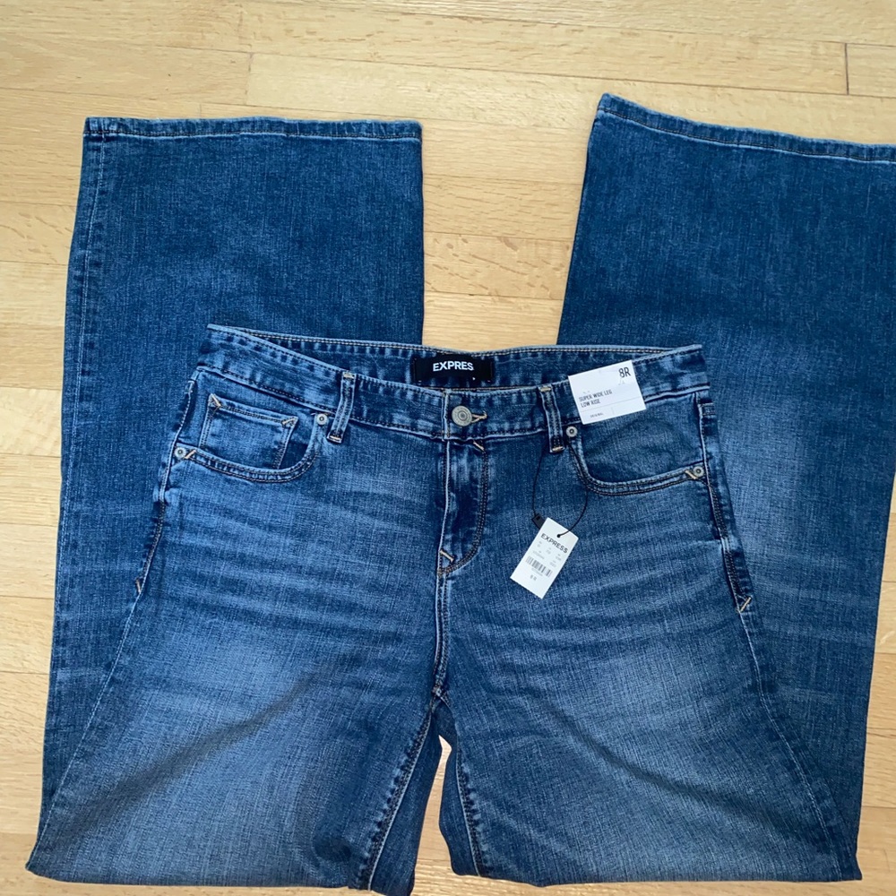 NWT Express Womens Super Wide Leg Low Rise Jeans, Size 8 R
